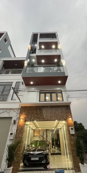 Nhà phố cao cấp Hương lộ 2, Quận Bình Tân 72m² giá 8.8 tỷ - Sang trọng, thang máy tiện lợi!
