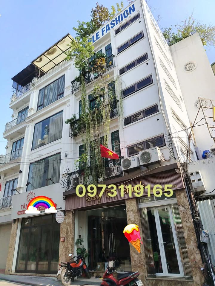 Nhà FrontHouse Phường Việt Hưng, Quận Long Biên 360m² - Kinh doanh tuyệt đẹp, mặt ngõ ô tô tránh!
