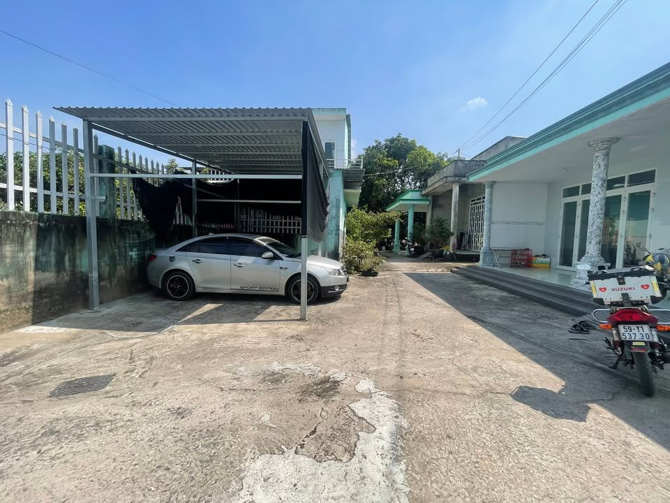 Nhà cấp 4 Bến Lức, Long An 341m² giá 3.2 tỷ - Sổ hồng riêng, nở hậu 11m!