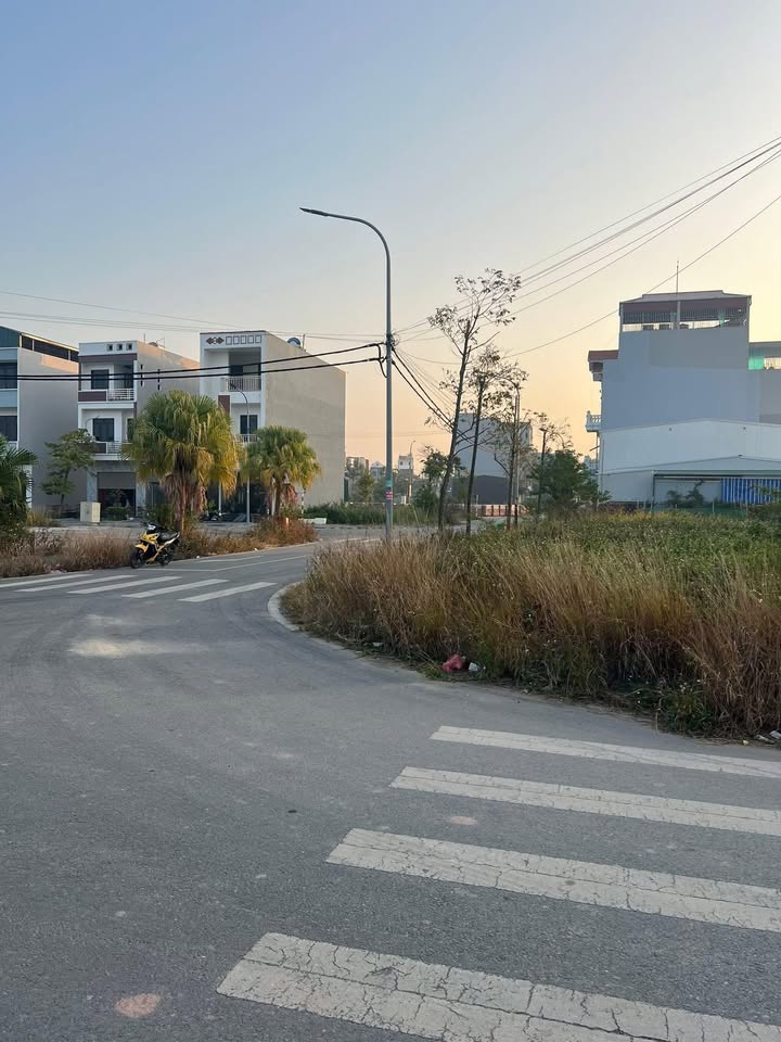 Đất nền Happy City, Chí Linh, 80m² giá 3 tỷ - Lô góc 3 mặt tiền hiếm có!