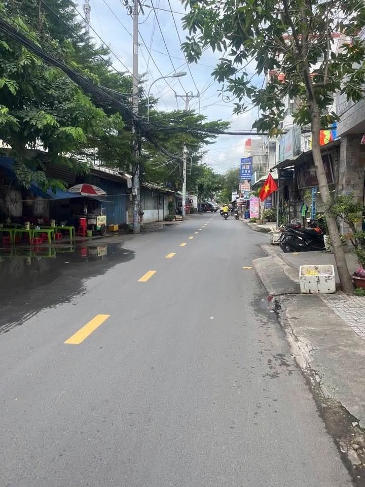 Nhà 4 tầng Tân Thới Nhất 74m² giá 13 tỷ - Vị trí đắc địa, kinh doanh thuận lợi!