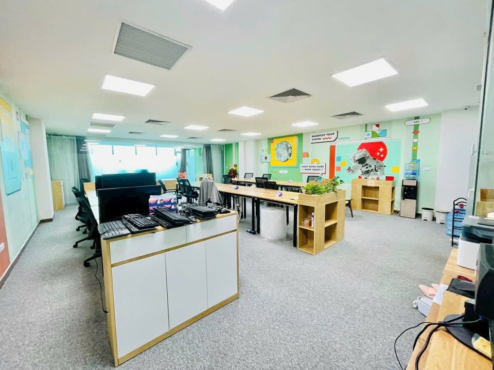 Cho thuê văn phòng Khuất Duy Tiến, Thanh Xuân 140m² giá 28 triệu/tháng - Giao thông thuận tiện!