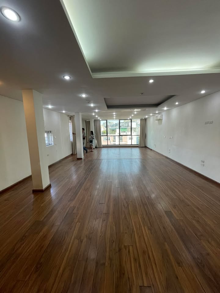 Cho thuê sàn văn phòng 90m² mặt đường Yên Lãng - Đống Đa giá 17 triệu