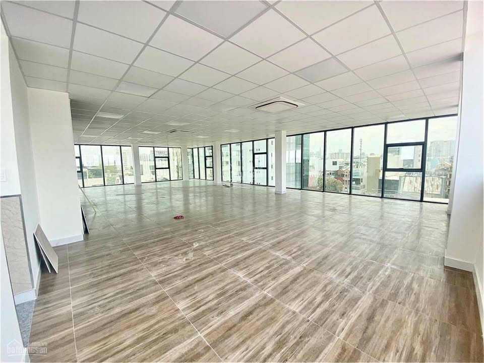 Văn phòng cho thuê 300m² tại Building Trường Chinh - Giá chỉ 49.5 triệu/tháng!