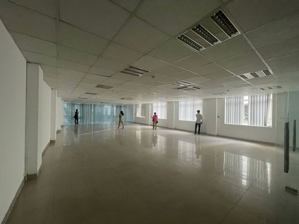 Cho thuê văn phòng tại Hoàng Ngân 150m² giá 37.5 triệu - Không gian làm việc lý tưởng!