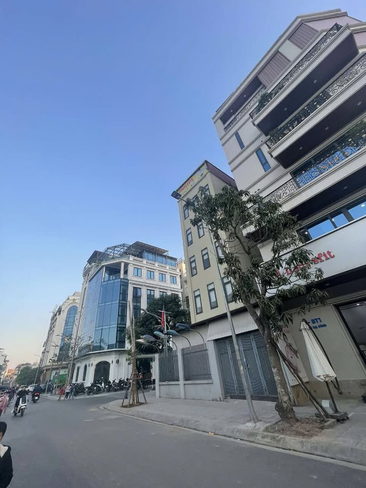 Cho thuê văn phòng 214 Nguyễn Xiển 570m² giá chỉ 30 triệu - Thang máy, ô tô đỗ cửa!