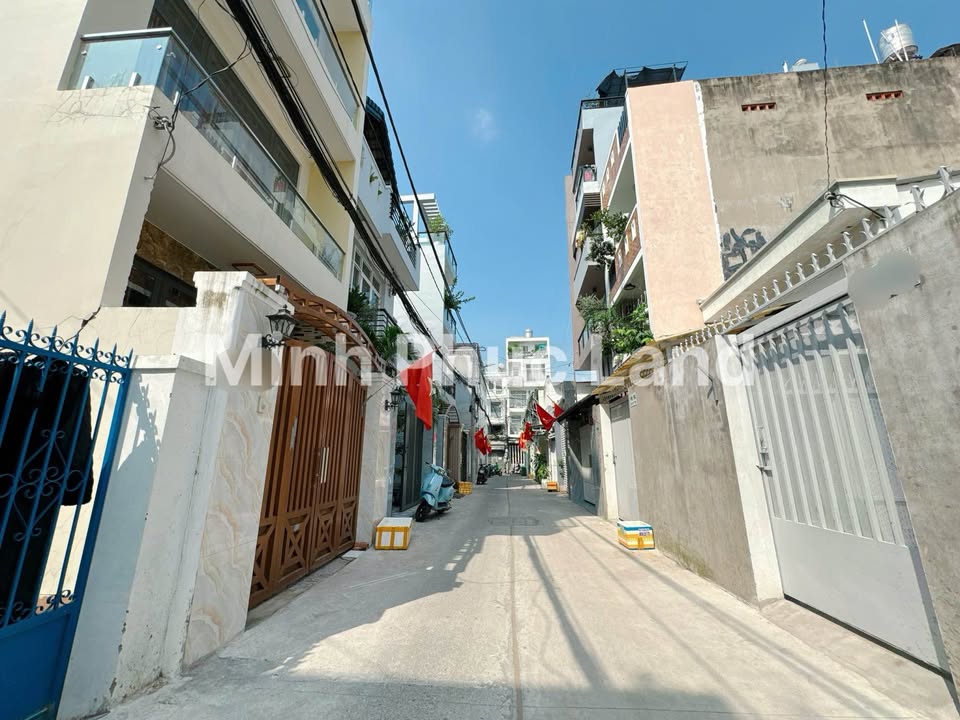 Nhà hẻm xe hơi Lâm Văn Bền, Quận 7, 76m² giá 8.x tỷ - Tiện xây mới ngay!