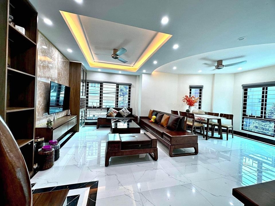 Nhà riêng ngõ 193 Trung Kính, Cầu Giấy 105m² giá 19.5 tỷ - Ô tô vào tận nhà!