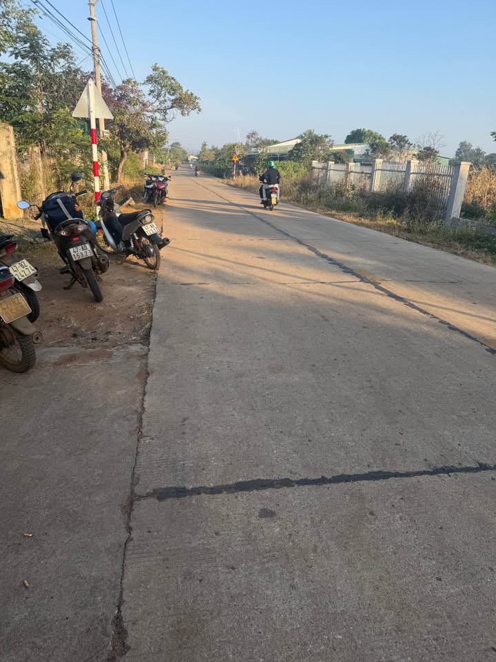 Đất nền mặt tiền liên thôn 8 Cư ÊBur 168m² giá chỉ 1.2 tỷ - Cơ hội đầu tư tuyệt vời!