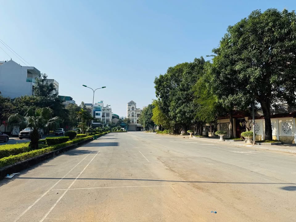 Lô đất biệt thự 375m² Phường Đông Vệ giá 20 tỷ - Hướng Đông Nam thoáng mát!