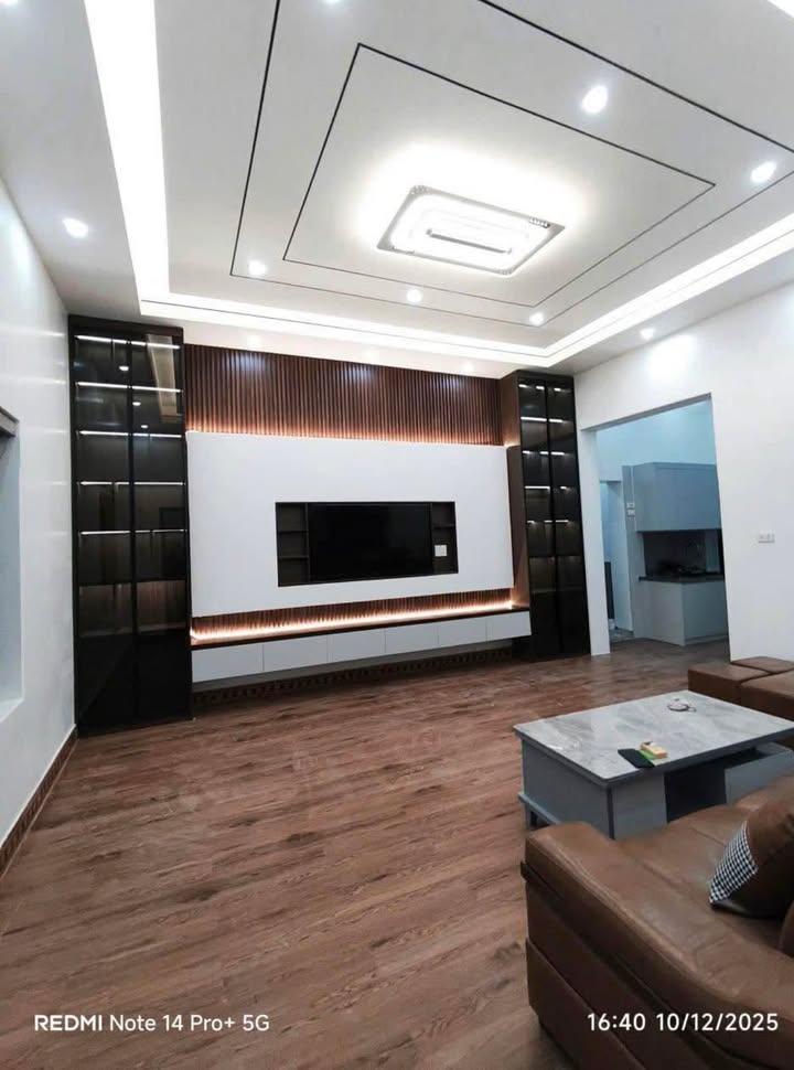 Nhà 2 tầng đẹp như vila tại ngõ Tô Vĩnh Diện, phường Điện Biên - Chỉ 2.2 tỷ!