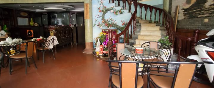 Bán nhà phố 3 tầng Hồng Gai, Hạ Long 128,77m² giá 16,74 tỷ - Địa điểm vàng cho kinh doanh!