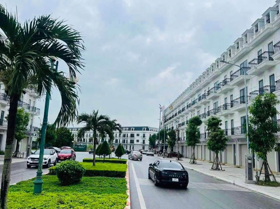 Nhà phố Hồ Sen 90m² giá nhỉnh 8 tỷ - Kinh doanh đỉnh cao tại mặt đường đôi 39m!