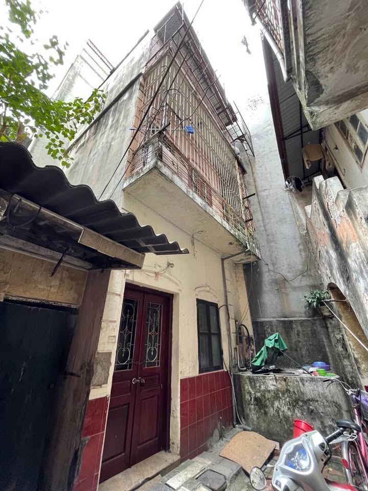 Nhà Hoè Nhai, Ba Đình 18m² giá 3.9 tỷ - Thiết kế tiện nghi, sổ đỏ chính chủ!