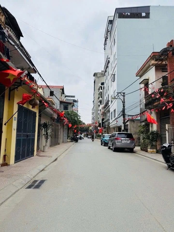 Nhà phố Hồ Tùng Mậu 50m² giá 16 tỷ - Thiết kế hiện đại, phù hợp ở và làm văn phòng!