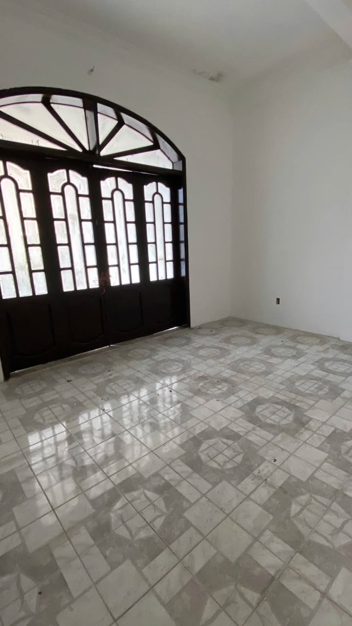 Cho thuê nhà mặt tiền gần Khách sạn Hoàng Đế, TP Huế 110m² - Kinh doanh hiệu quả!