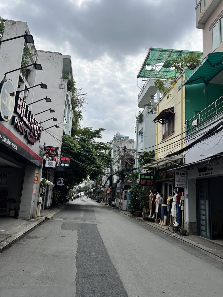 Front House cho thuê 28m² đường Hoàng Hoa Thám, Tân Bình - Mặt tiền kinh doanh lý tưởng!