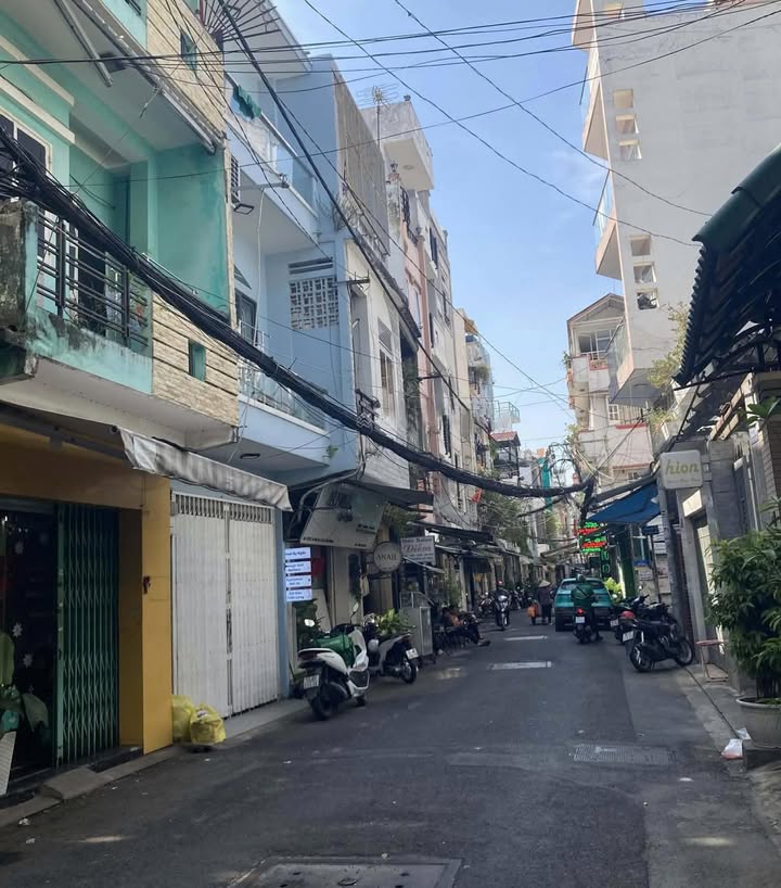 Nhà phố cho thuê tại Lê Văn Sỹ, Phú Nhuận 36m² giá 13.5 triệu - Kinh doanh tốt, đông người qua lại!