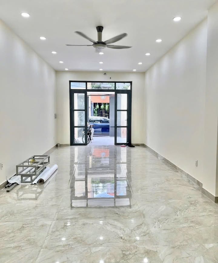 Mặt bằng cho thuê mặt tiền Nguyễn Cửu Vân, Quận Bình Thạnh, 60m² giá 18 triệu - Khu vực người nước ngoài sầm uất!