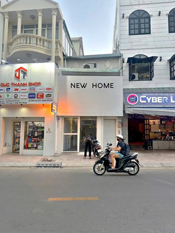 Nhà mặt tiền Huỳnh Văn Bánh, Phú Nhuận 60m² giá thuê mềm - Kinh doanh ngay!