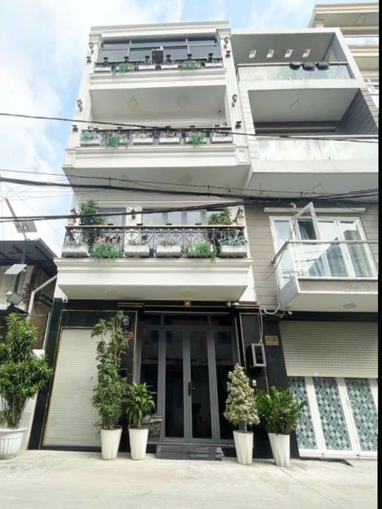 Nhà phố Lạc Long Quân 58m² giá 9.9 tỷ - Hẻm nội bộ 8m xe tải, gần Đầm Sen!