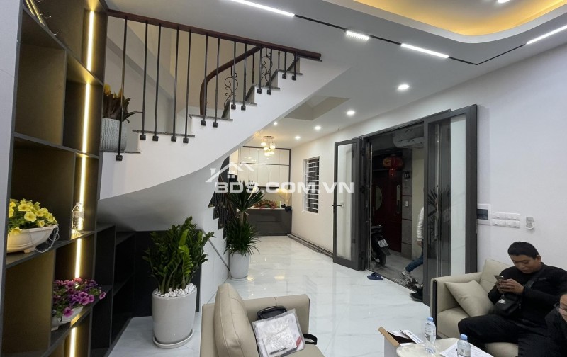 Nhà Trường Chinh 36m² 4 tầng giá 9.8 tỷ - Mặt tiền kinh doanh lý tưởng!