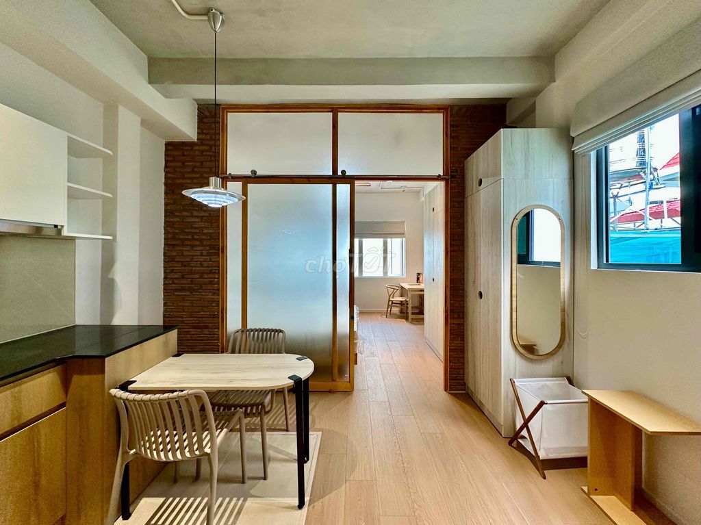 Căn hộ 50m² Đường Thành Thái Quận 10 - Mới 100%, Tiện nghi đầy đủ!