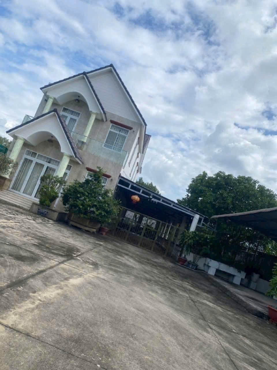 Biệt thự nghỉ dưỡng Lương Hòa Bến Lức 2000m² giá 15.95 tỷ - Đầu tư sinh lời cao!