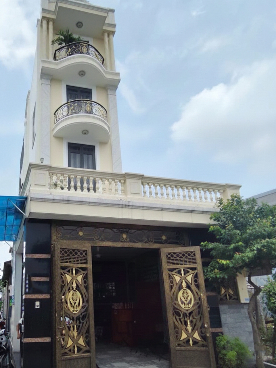 Nhà Lê Văn Khương Q12 67m² giá 8.6 tỷ - Lô góc HXH tiện ích đầy đủ!