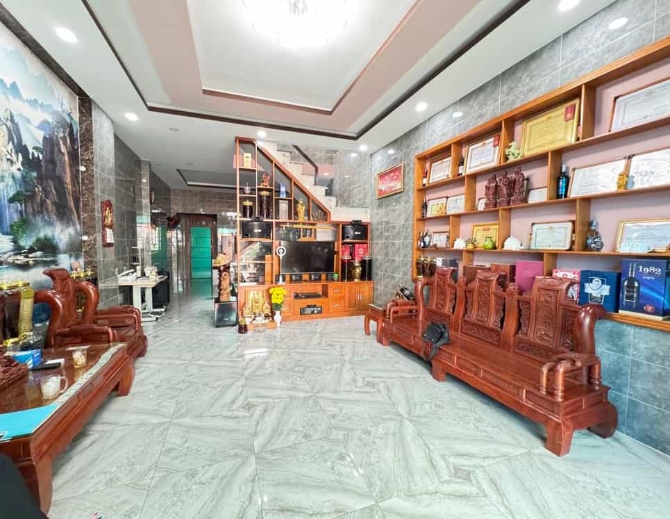 Nhà đẹp hẻm xe tải Phường Long Bình 137,3m² giá 8 tỷ - Vị trí cực kỳ tiềm năng!