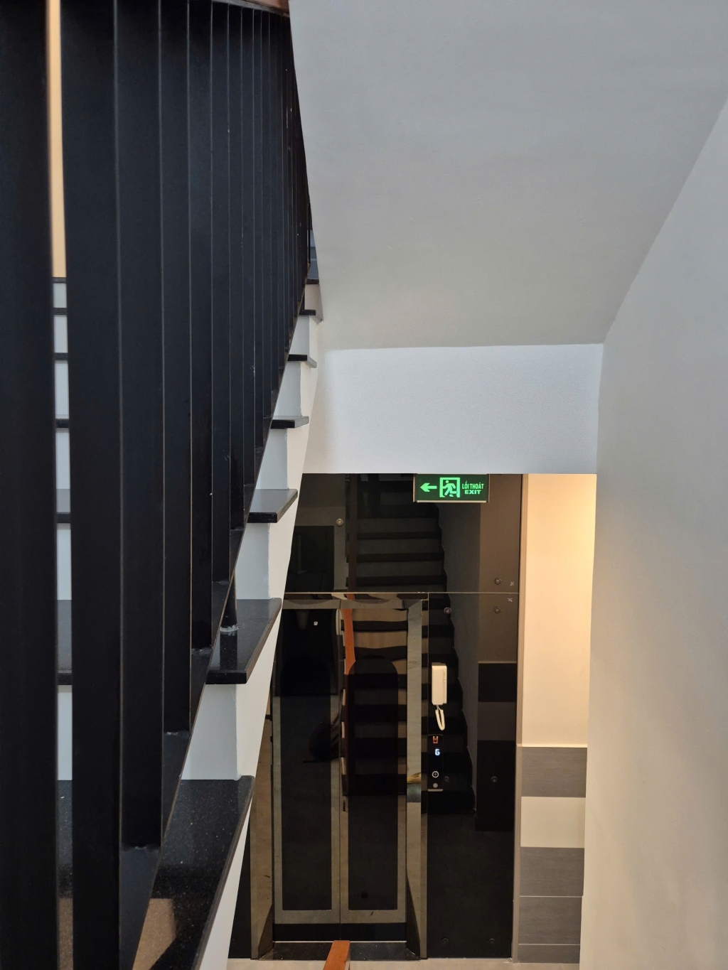 Bán nhà 4 tầng góc 3 mặt tiền tại Cao Thắng, Quận 10, 101m², 29.999 tỷ - Đầu tư sinh lời ngay!