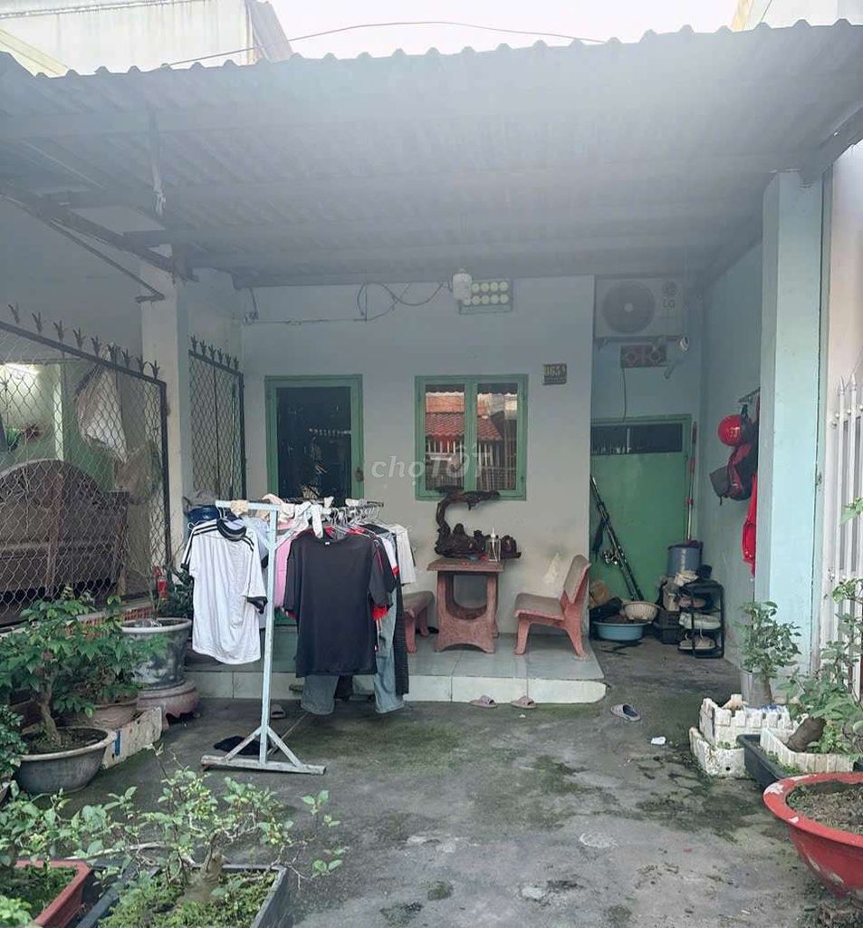 Bán Đất tặng nhà gần ngã tư Bình Thung, Dĩ An 76,8m² giá 2,75 tỷ - Cơ hội đầu tư tuyệt vời!