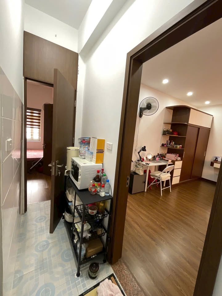 Chung cư Huyện ủy Thanh Trì 60m² giá 3.95 tỷ - Sổ hồng vĩnh viễn, nội thất đầy đủ!