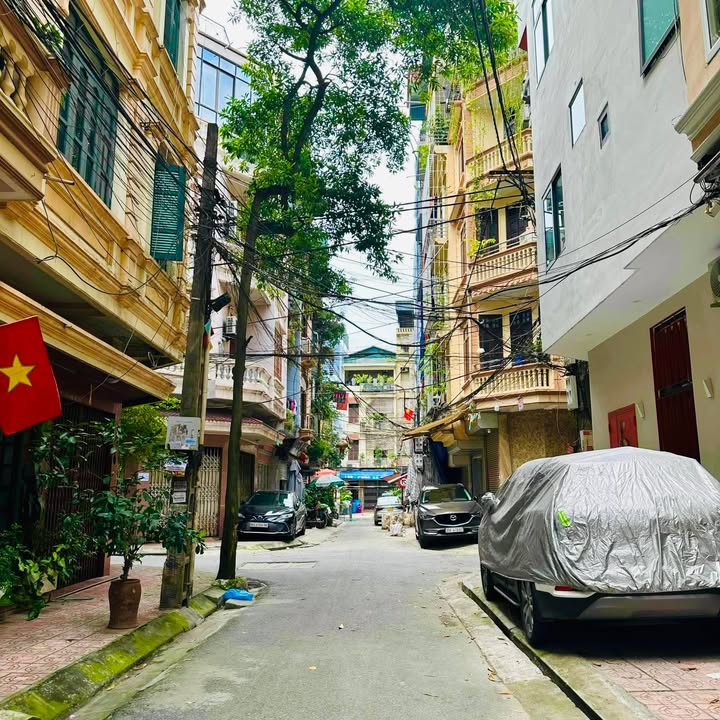 Nhà riêng Hồng Hà, Ba Đình, 45m² giá 14 tỷ - Sổ phân lô vuông vắn, ô tô tránh tận cửa!