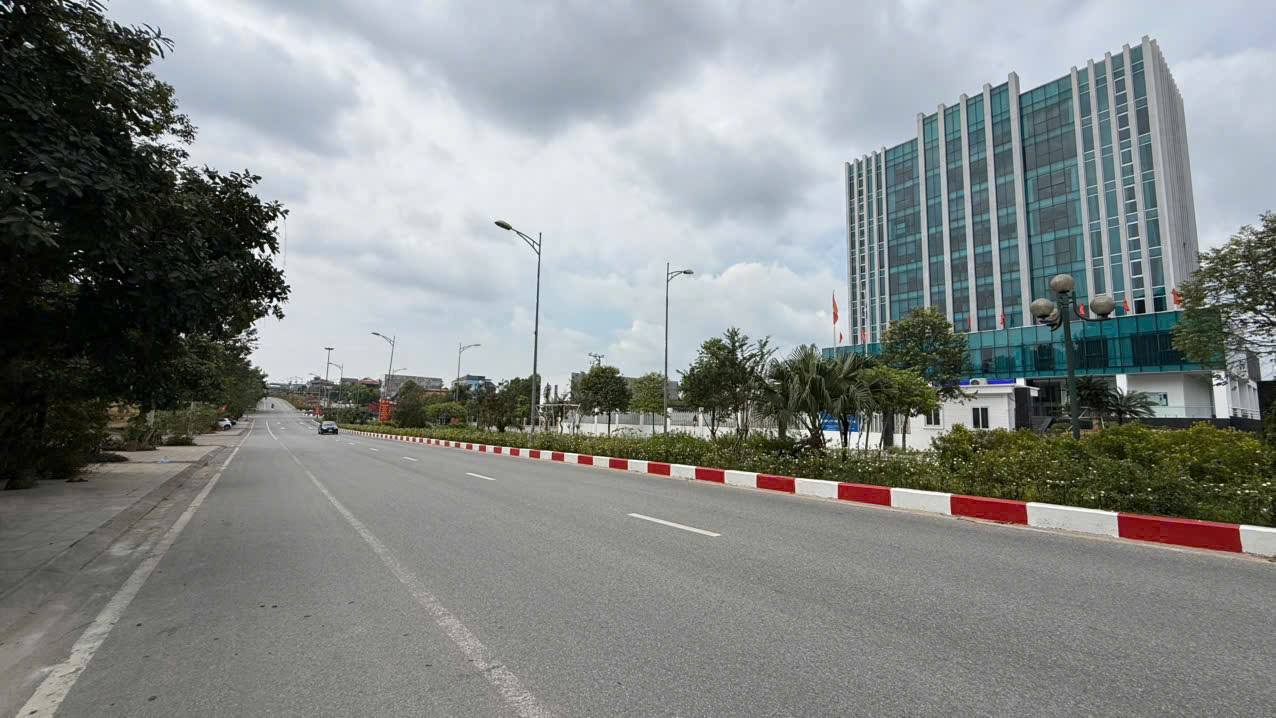 Đất mặt đường Nguyễn Tất Thành, Yên Bình 1280m² giá 6 tỷ - Đầu tư sinh lời hấp dẫn!