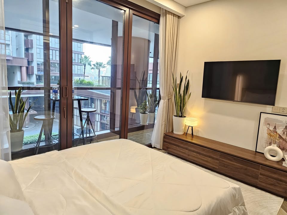 Căn hộ Metropole Thủ Thiêm 60m² giá 13.5 tỷ - Đầy đủ nội thất, sẵn sàng vào ở!