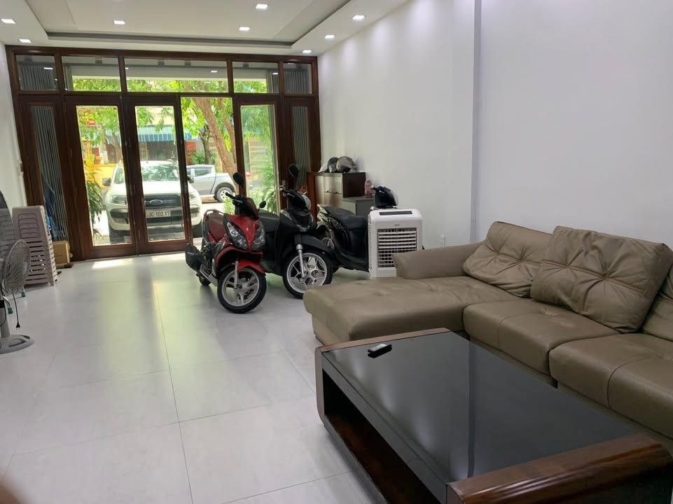 Nhà phố mặt tiền Nguyễn Đình Tựu, 100m² giá 9.x tỷ - Vị trí hiếm có, kinh doanh thuận lợi!
