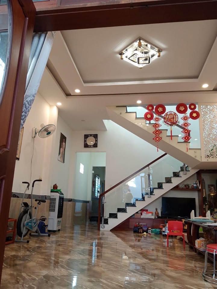 Nhà 2 tầng Núi Thành, Hải Châu, Đà Nẵng 102m² giá 7,x tỷ - Sẵn sàng vào ở ngay!