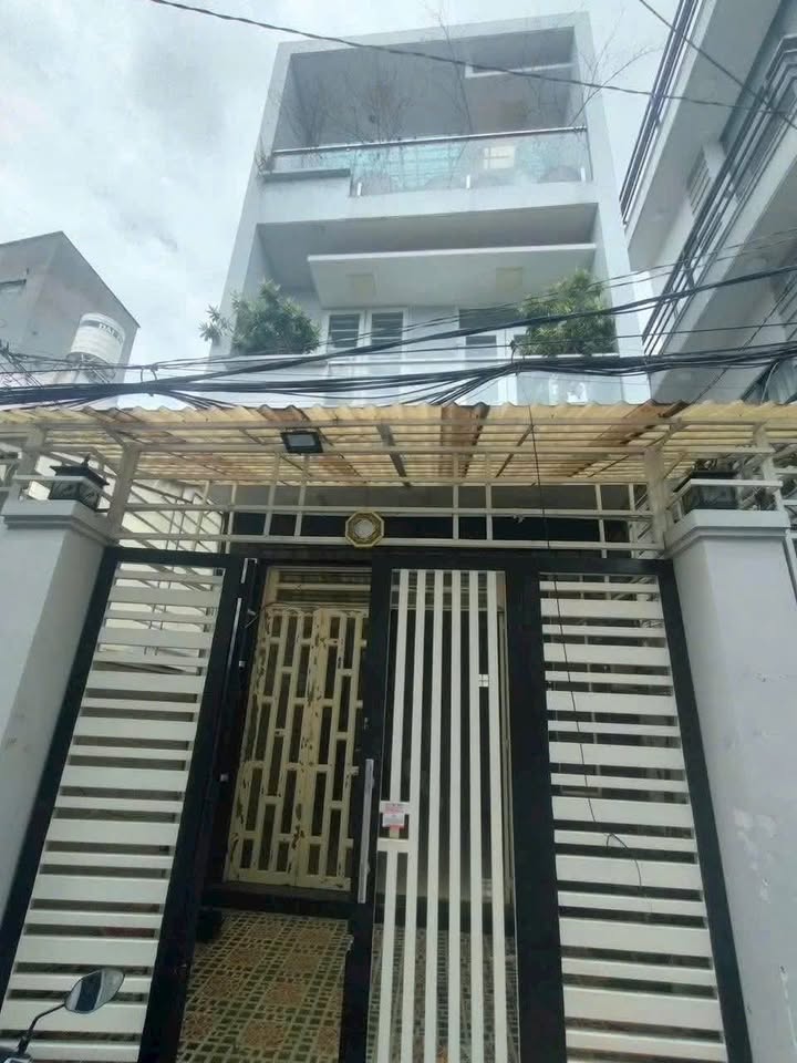 Nhà phố 67 Bờ Bao Tân Thắng, Quận Tân Phú 61m² giá 5.8 tỷ - Sẵn sàng vào ở!