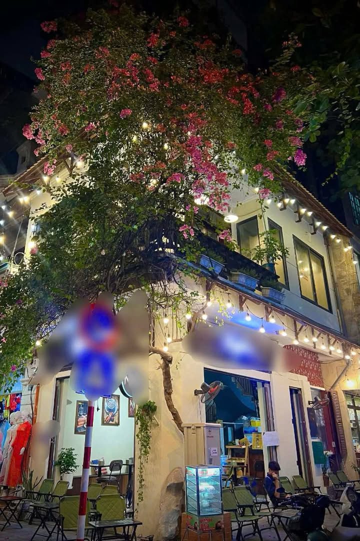 Sang nhượng quán cafe lô góc Mai Dịch - Cầu Giấy 30m² giá 250 triệu - Mặt tiền siêu đẹp!