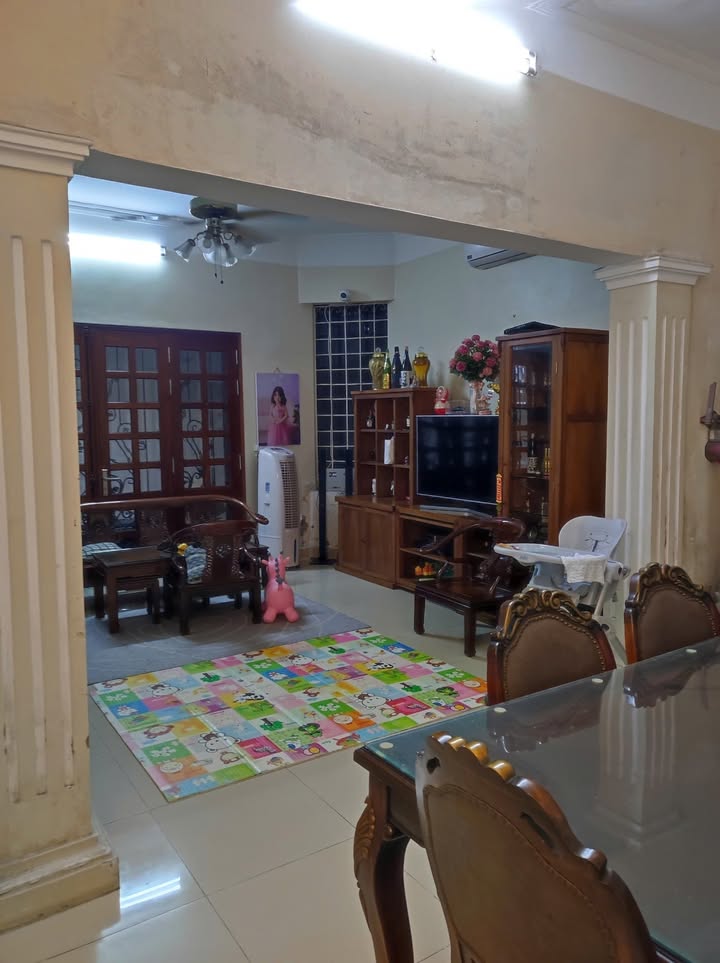 Nhà mặt phố Võ Thị Sáu, Quận Hai Bà Trưng, 111m² giá 32 tỷ - Gara ô tô, gần hồ