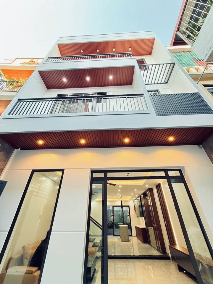 Nhà phố Trần Nguyên Hãn, Quận Lê Chân 90m² giá 6.x tỷ - Pháp lý rõ ràng, tiện ích đầy đủ!