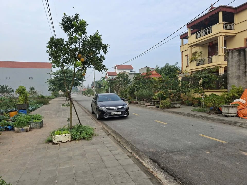 Đất nền 2 mặt tiền khu tái định cư Hưng Hà 99.5m² giá 3 tỷ - Cơ hội đầu tư hấp dẫn!