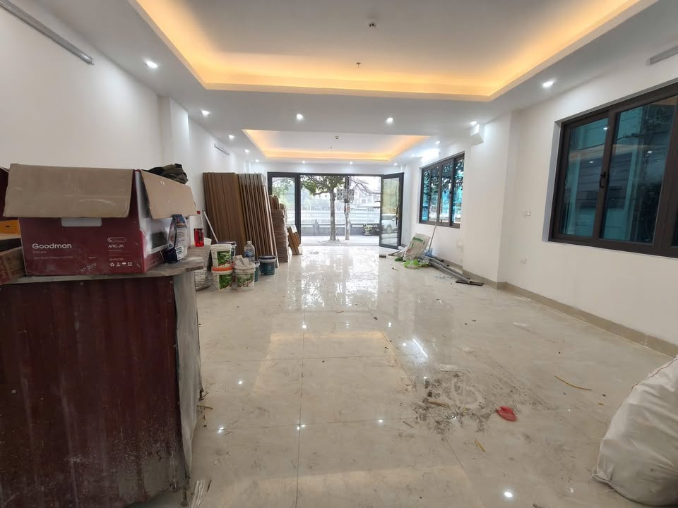Cho thuê mặt bằng kinh doanh Phú Diễn 60m² - Vị trí đắc địa, view hồ thoáng mát!