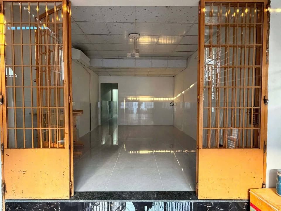 Nhà cho thuê hẻm đường Nguyễn Thông, Bình Thủy, Cần Thơ 100m² - Nhà mới sửa, đầy đủ nội thất