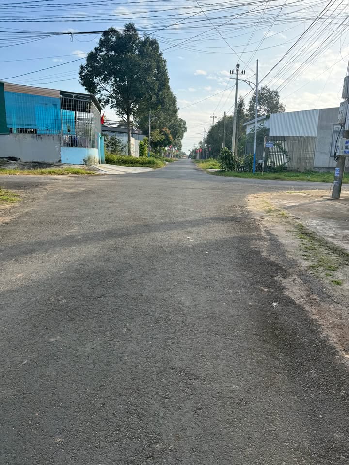 FrontHouse khu bờ hồ Ea Kar 176m² - Bán gấp, vị trí đẹp!