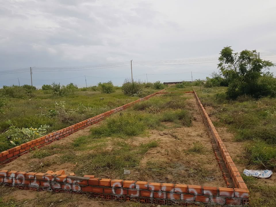 Đất cho thuê lô E9 Phú Tân, 125m² - Vị trí siêu đẹp gần biển!