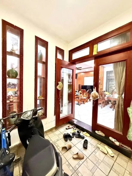 Nhà Hồng Mai 57m² giá 9.8 tỷ - Thiết kế hiện đại, sổ đỏ chính chủ!