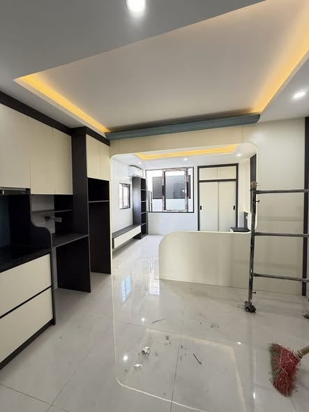 Bán nhà FrontHouse Cầu Giấy 73m² giá 20 tỷ - Đầu tư sinh lời 90 triệu/tháng!