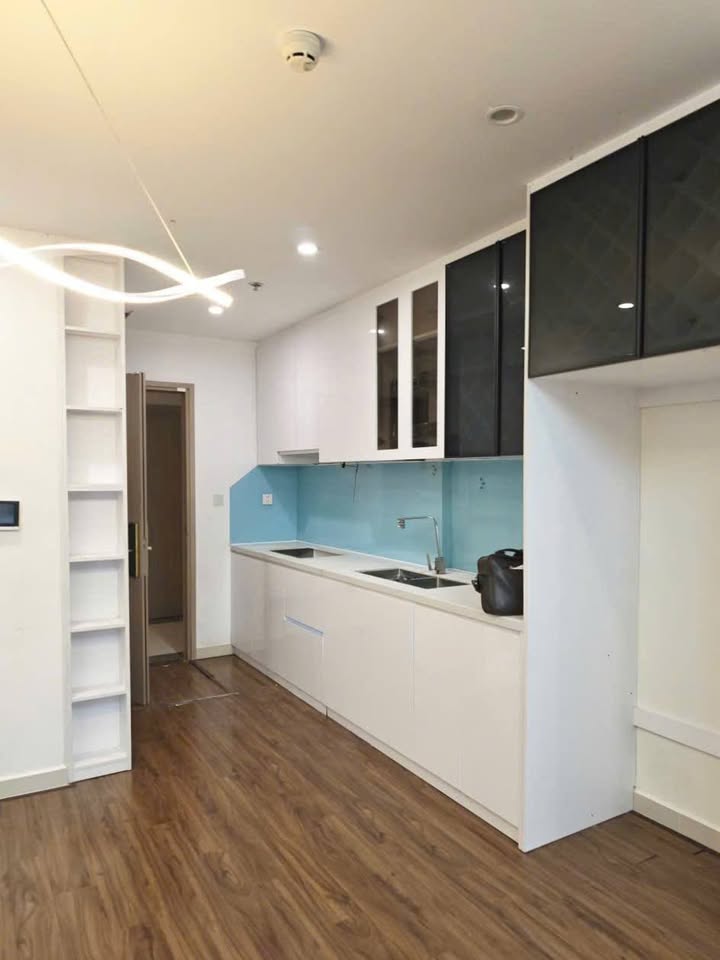 Căn hộ Vinhomes Grand Park Tân Bình 2PN 2WC giá 7 triệu - Full nội thất gỗ sang trọng!